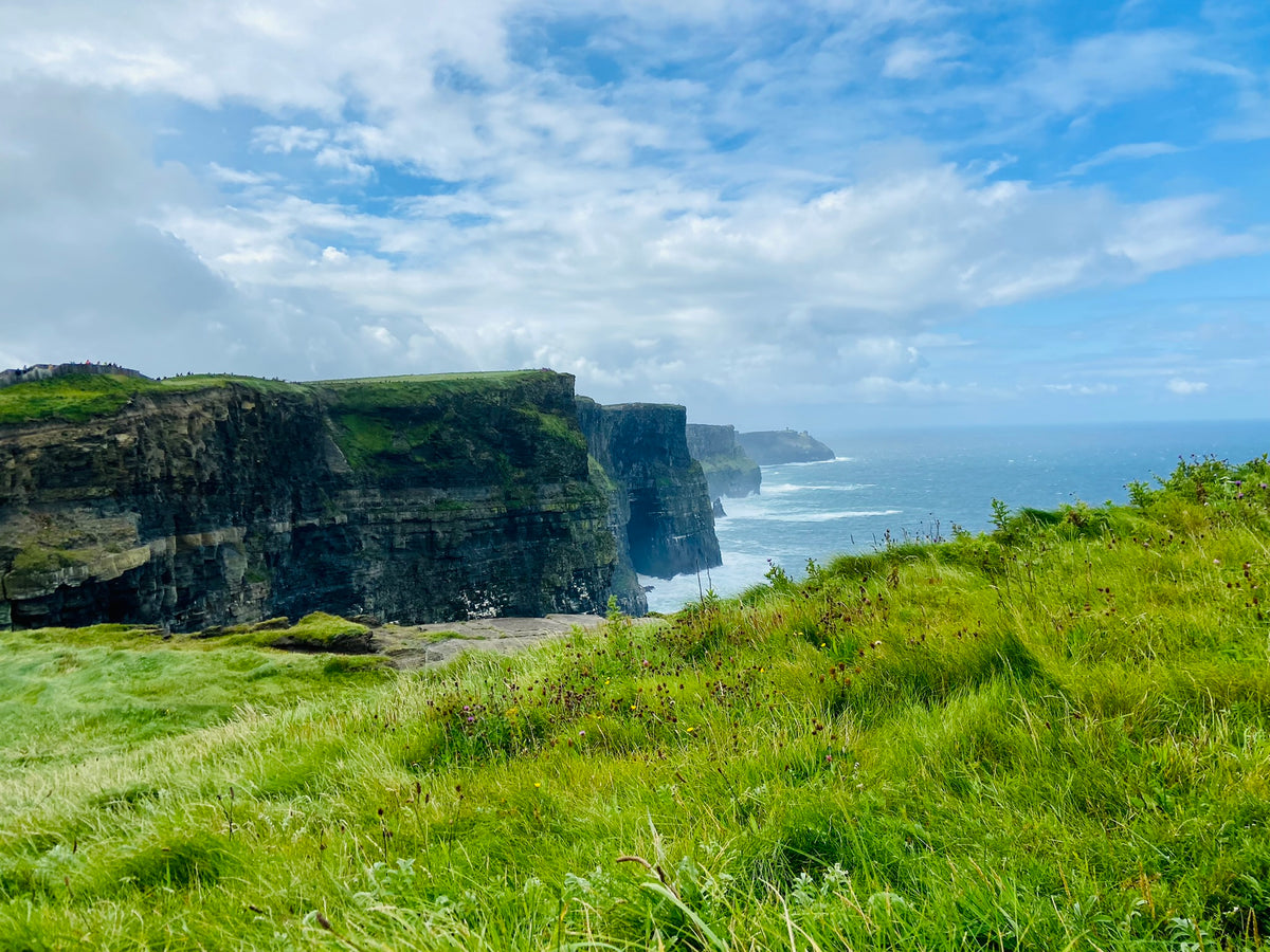 Exploring the Emerald Isle: Top 5 Must-See Spots in Ireland – The